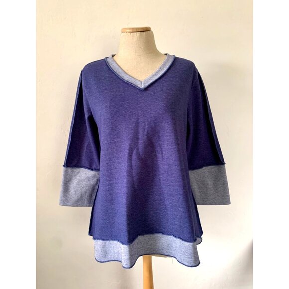 Lulu B Small V-Neck Button Back Tunic Shirt - Picture 10 of 10